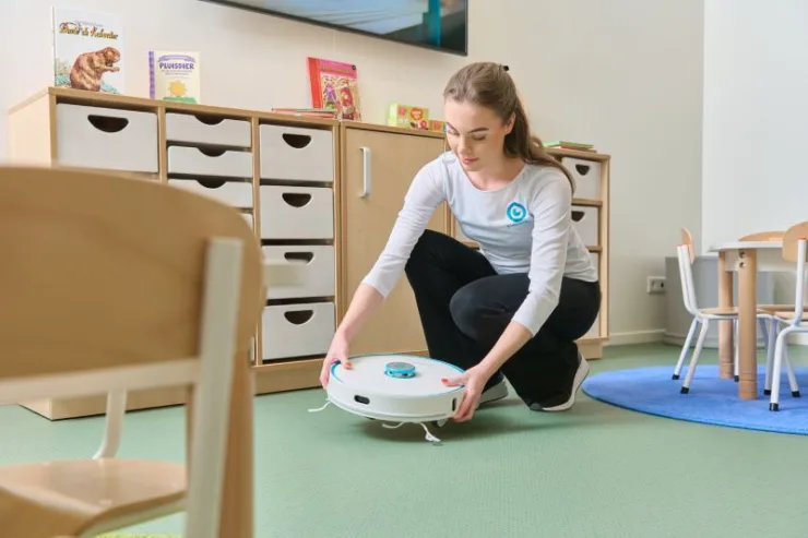 co-botic 1700 | commercial cleaning robot cleaning a children room