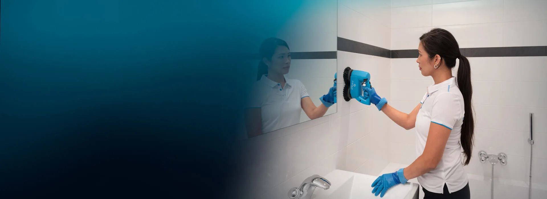 i scrub 21 B cleaning the mirror